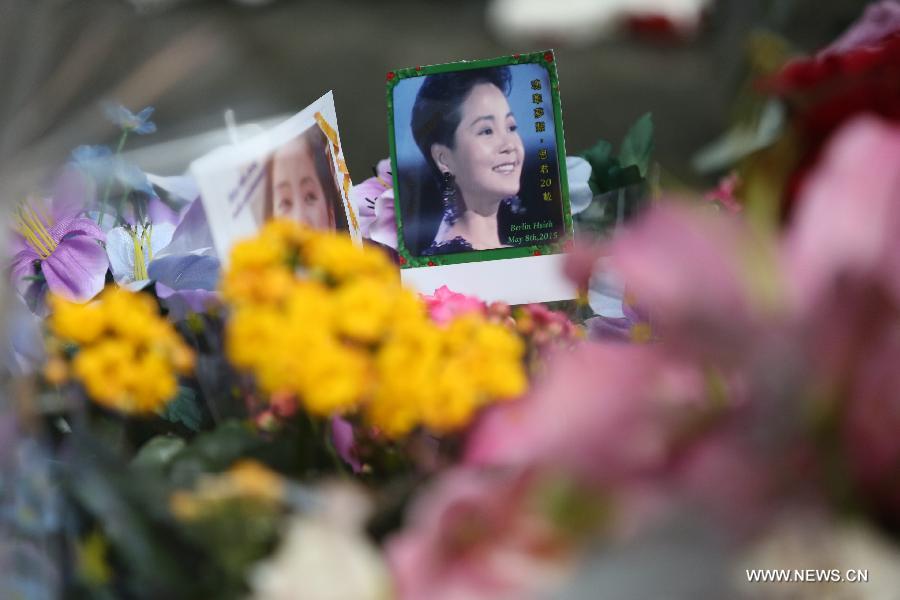 Fans mark death anniversary of Teresa Teng in Taiwan