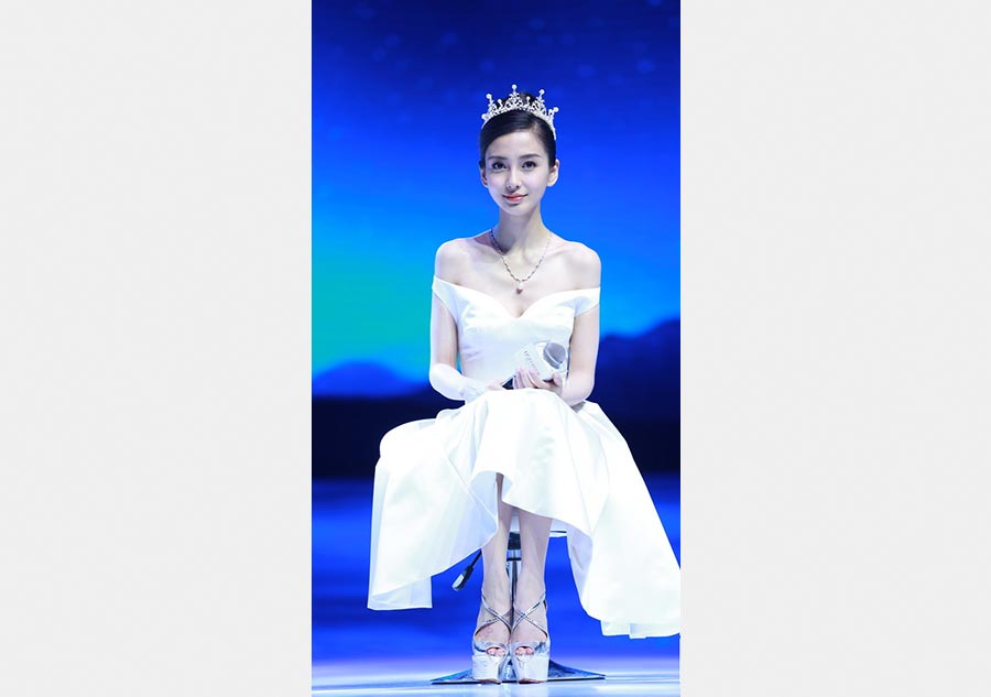Angelababy attends commercial activity in Shanghai