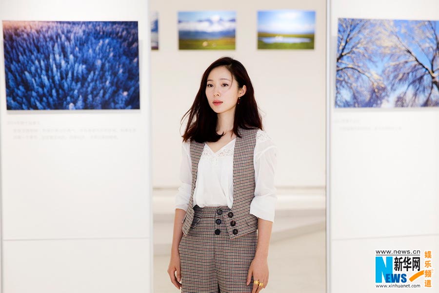 Jiang Yiyan holds photo show in Beijing