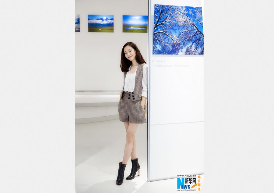 Jiang Yiyan holds photo show in Beijing