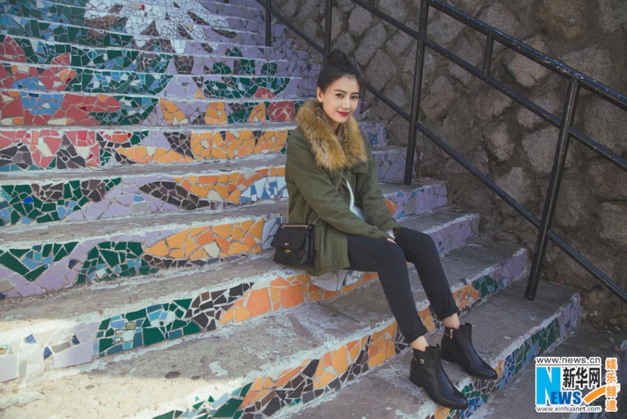 Actress Gao Yuanyuan on the streets of Seoul