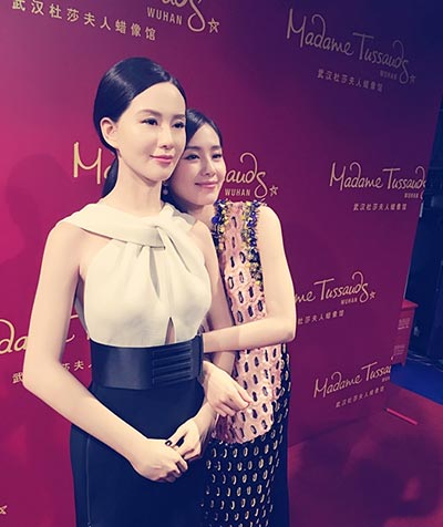 Liu Shishi's wax figure revealed in Wuhan