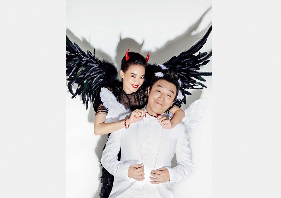 Hsu Chi and Huang Bo pose for <EM>Cosmopolitan</EM>