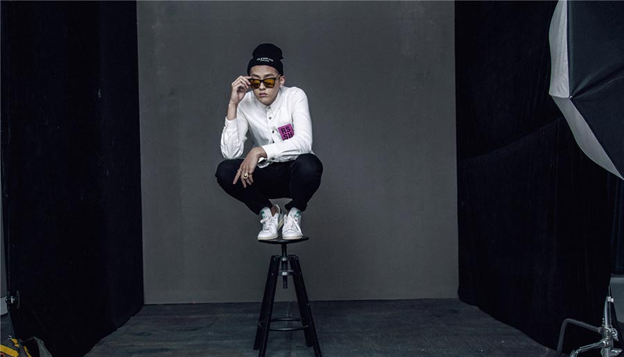 Fashion icon Kris Wu releases new photos