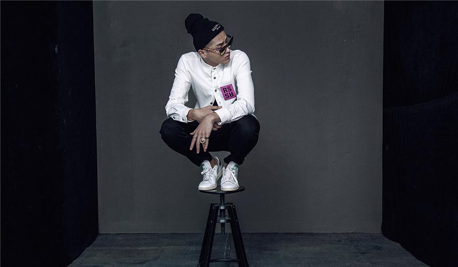 Fashion icon Kris Wu releases new photos