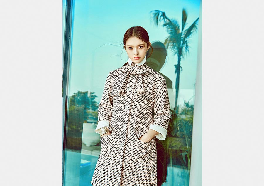 Actress Lin Yun poses for photos