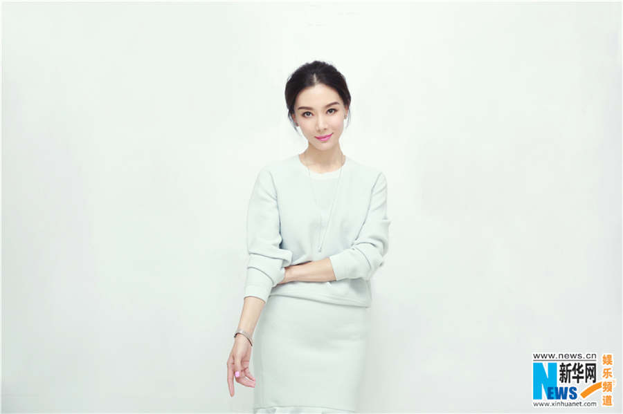 Actress Chen Shu releases fashion shots