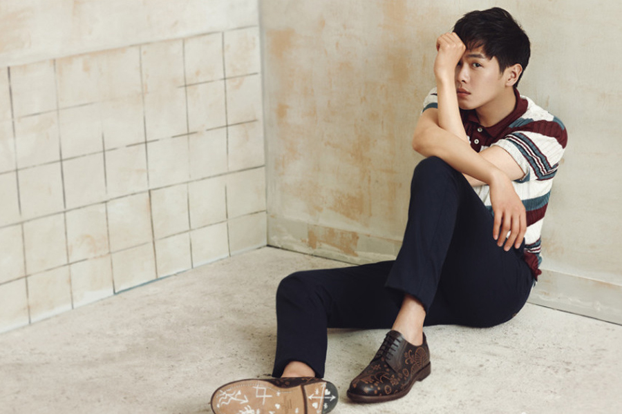 Actor Zhang Ruoyun poses for fashion photos