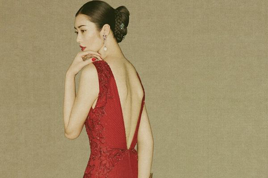 Female celebrities featured in Chinese-style fashion photos