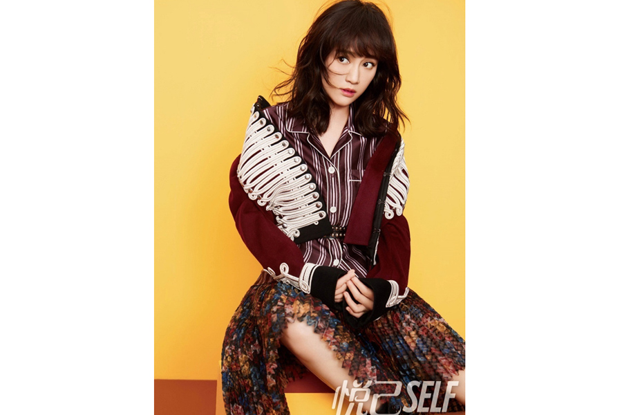 Actress Joe Chen covers fashion magazine