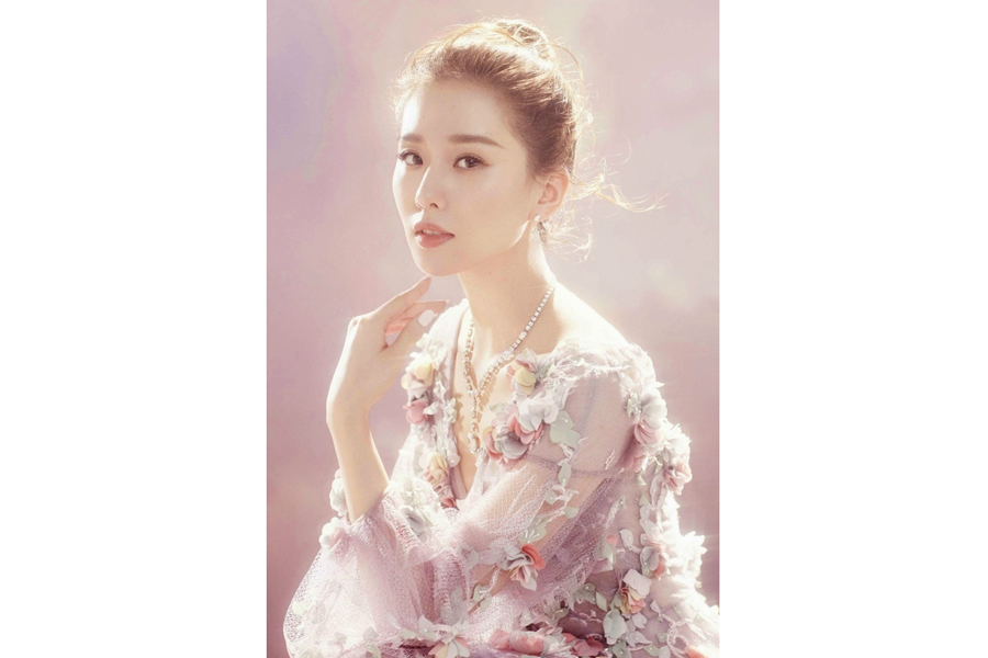 Chinese actress Liu Shishi poses for a magazine
