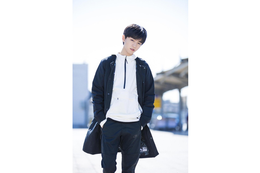 Emerging star Wang Junkai releases fashion photos