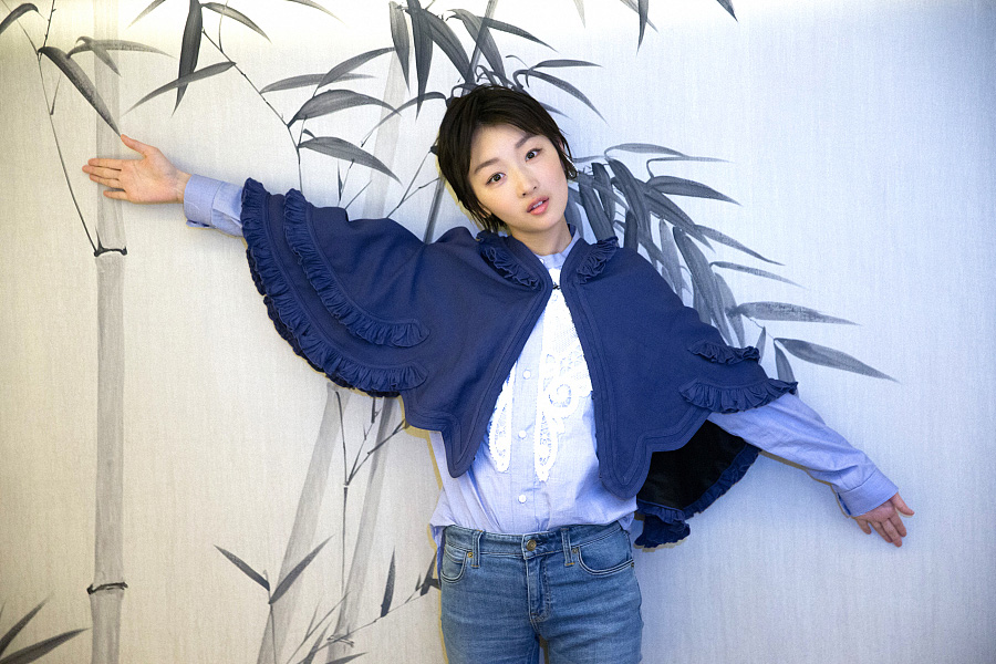 Actress Zhou Dongyu releases fashion photos