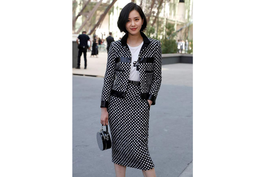 Chinese celebrities spotted in Paris Chanel show