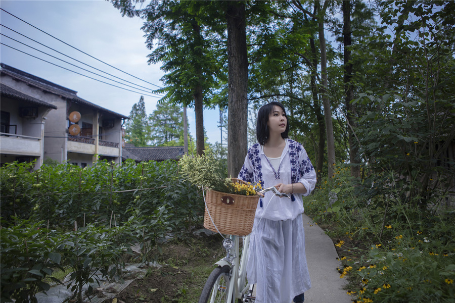 Actress Rene Liu promotes Wuzhen