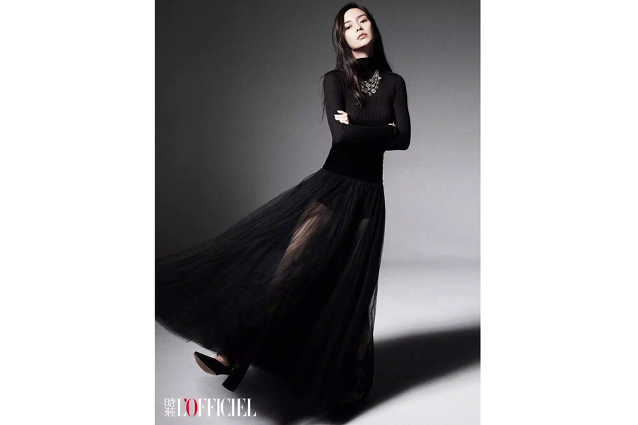 Fashion queen Angelababy poses for fashion magazine