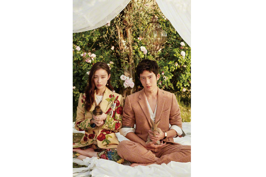 Ni Ni and Jing Boran pose for fashion magazine