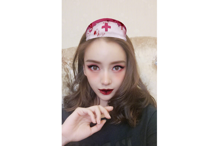 Angelababy does zombie cosplay for Halloween