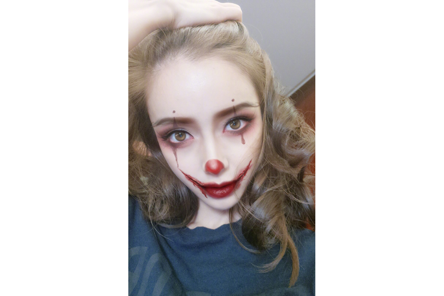 Angelababy does zombie cosplay for Halloween