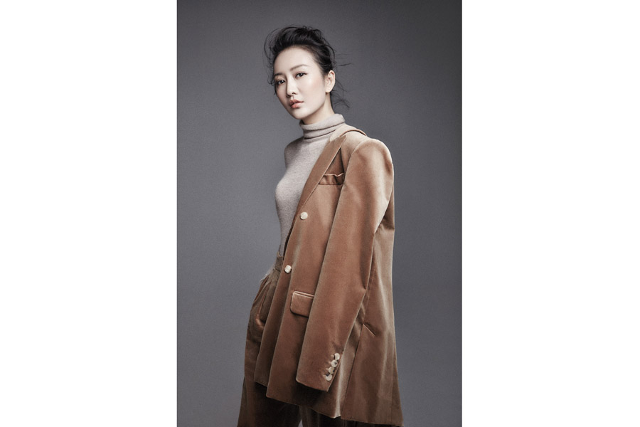 Actress Wang Ou release fashion photos