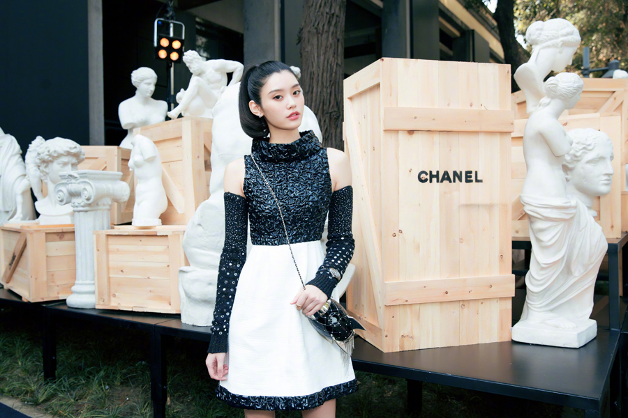 Celebrities delight 2018 Chanel resort collection fashion show