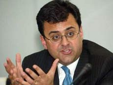 Karan Bhatia, deputy U.S. Trade Representative speaks during a speech at the Shanghai Institute of Foreign Trade March 21, 2006. [Reuters]