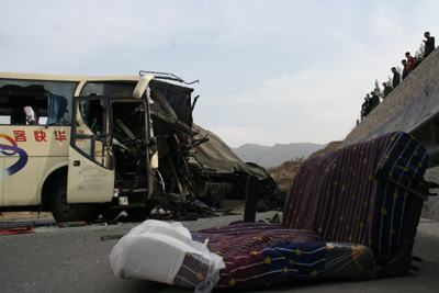 gansu,,traffic accident,,truck,,bus,,