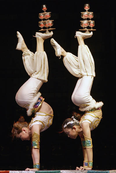 ,,Pekings National Acrobatic Circus,,