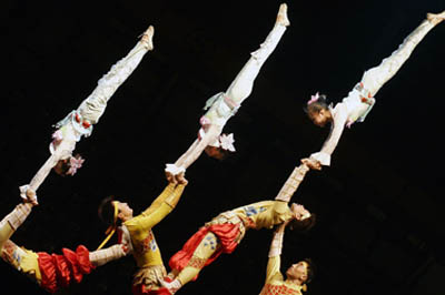 ,,Pekings National Acrobatic Circus,,