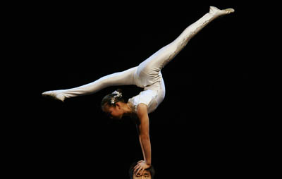 ,,Pekings National Acrobatic Circus,,