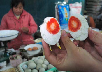 Fresh duck eggs found to contain cancer-causi