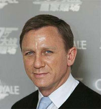 Actor Daniel Craig poses during a news conference to promote the latest James Bond movie 'Casino Royale', in Beijing January 29, 2007. [Reuters]