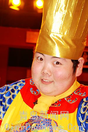 'Fatty' to host TV show