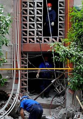 Woman rescued alive 150 hours after quake