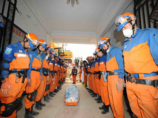 Japanese rescue team applauded for efforts