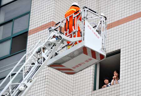 Rescue drill held to mark first anniversary of the quake