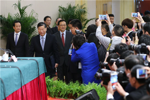 Chairmen of banking, securities and insurance regulators meet the press