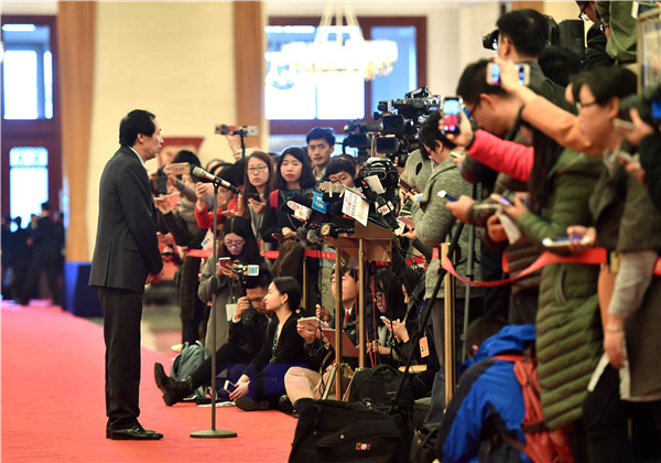'Pathway' links media to ministers