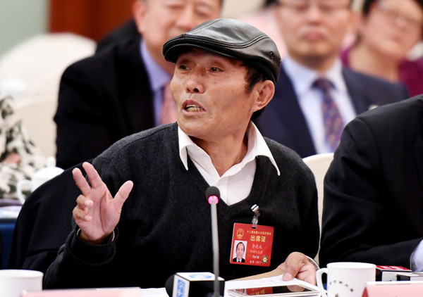 Training village Party chiefs crucial to reduce rural poverty: NPC deputy