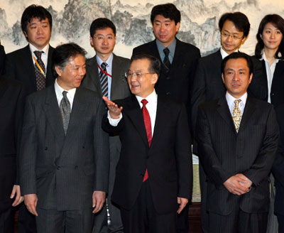 Premier Wen meets Japan press