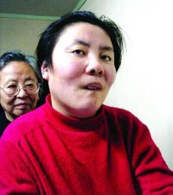 Lab poisoning mystery triggers debate