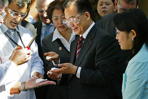 Wen visits Curtin University of Technology in Perth