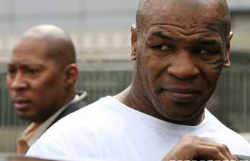 Tyson visits Mao Zedong memorial hall in Beijing