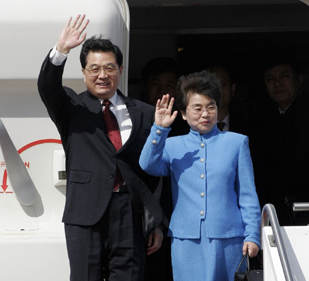 Hu arrives at Seattle