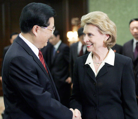 Hu starts U.S. visit