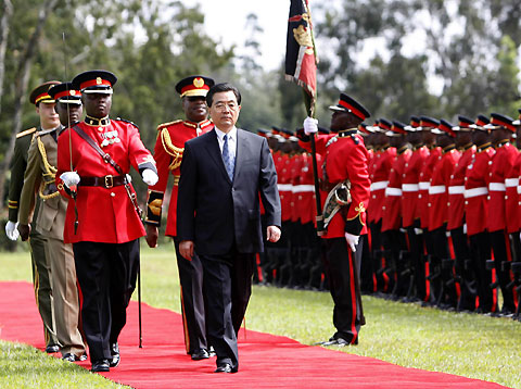 Hu visits Kenya