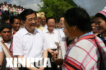 Hu calls for common prosperity for ethnic group