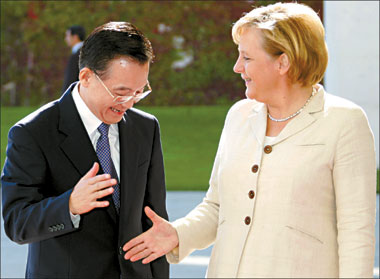 Premier Wen Jiabao meets with German Chancellor
