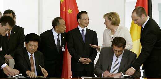 Premier Wen Jiabao meets with German Chancellor