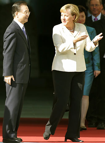 Premier Wen Jiabao meets with German Chancellor
